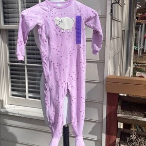 NWT- Pekkle Footed Pajamas Size 4T